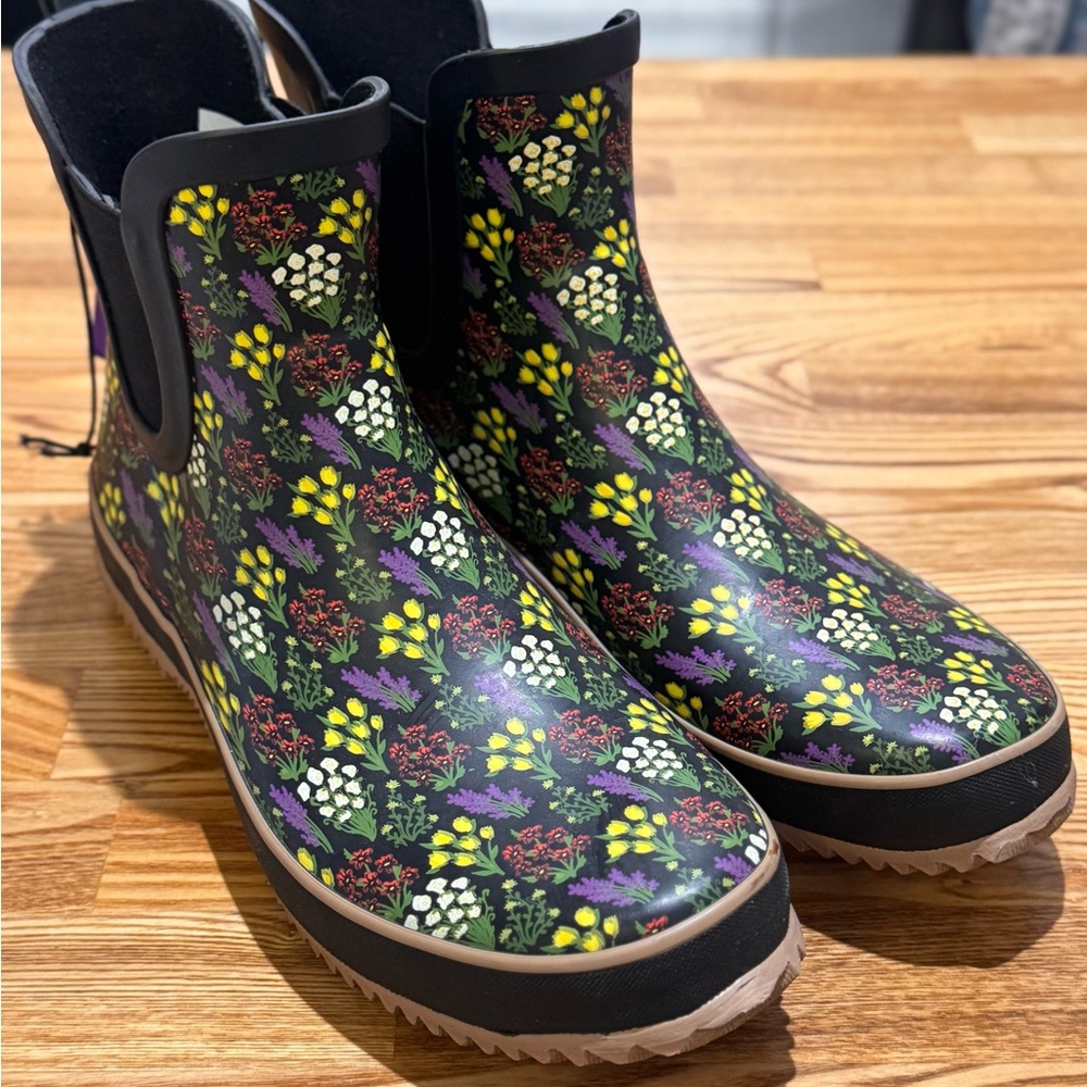 Western Chief Black Floral Waterproof Ankle Rain Boots